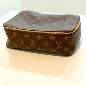 Louis Vuitton Monogram Packing Cube MM (M43689).